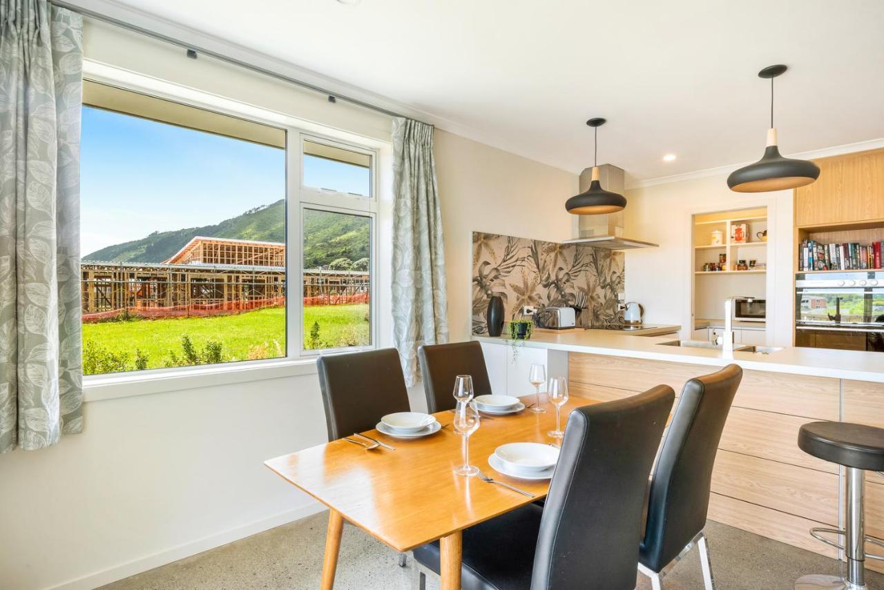 Matenga Townhouse - Waikanae Holiday Home Esterno foto