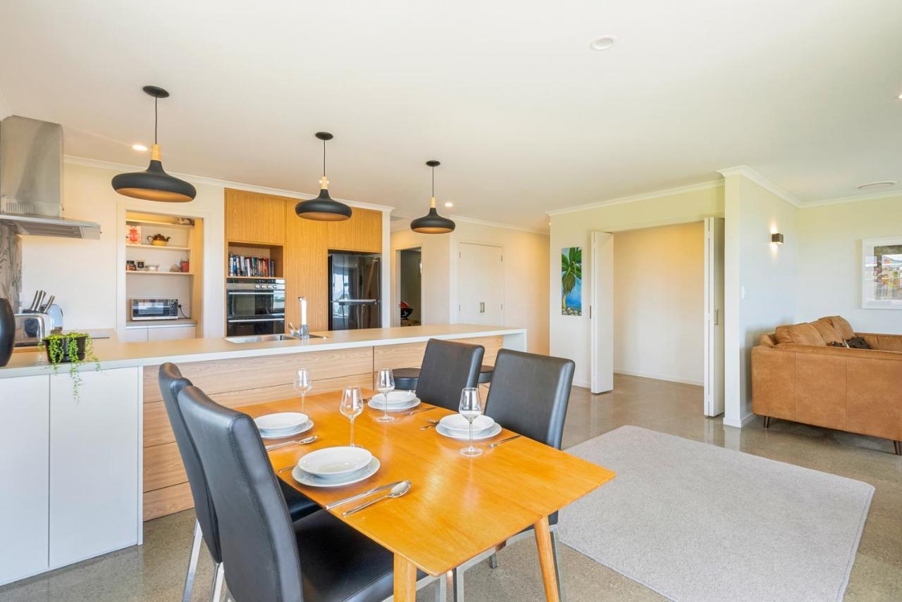 Matenga Townhouse - Waikanae Holiday Home Esterno foto