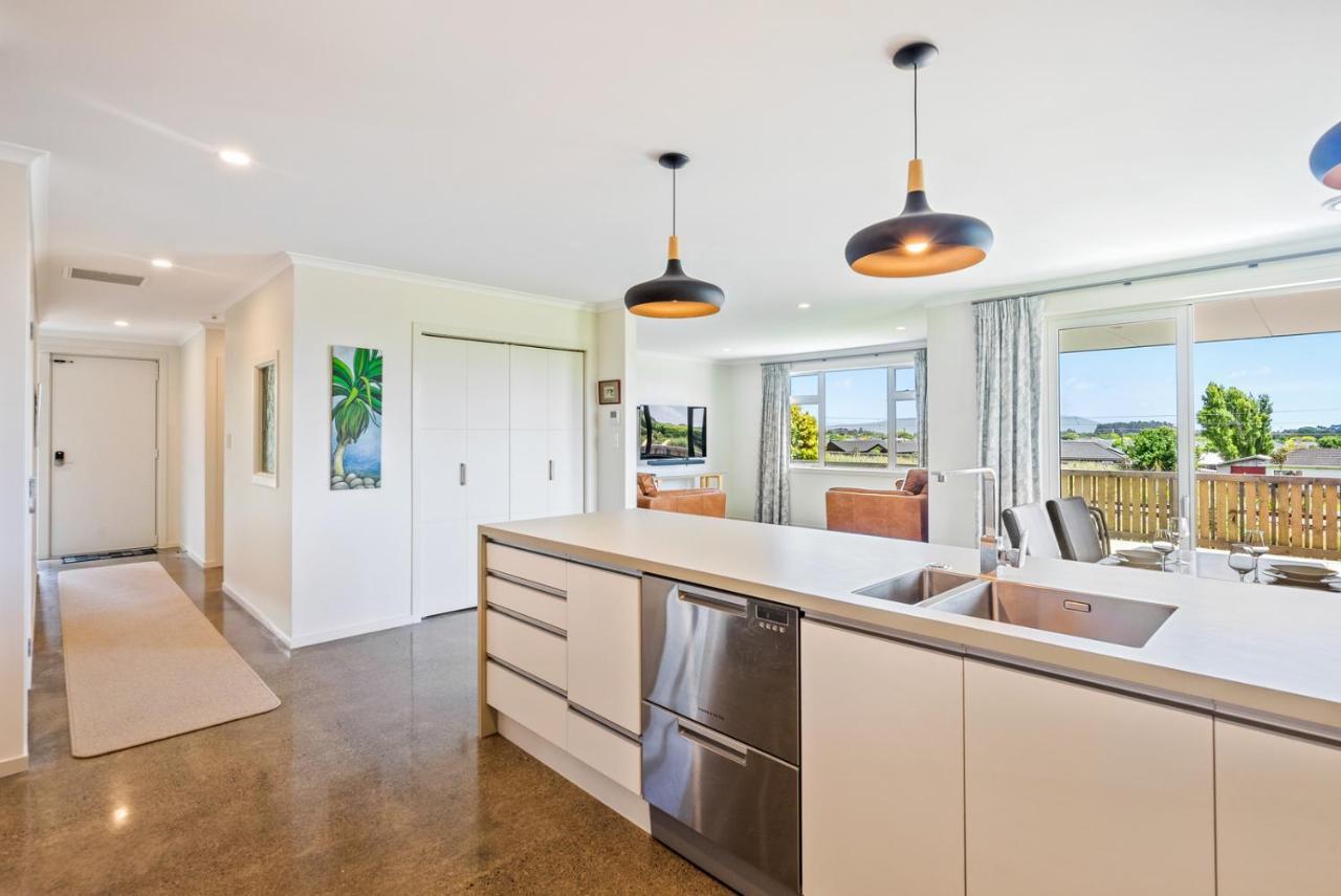 Matenga Townhouse - Waikanae Holiday Home Esterno foto