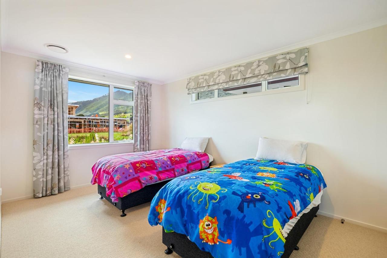Matenga Townhouse - Waikanae Holiday Home Esterno foto