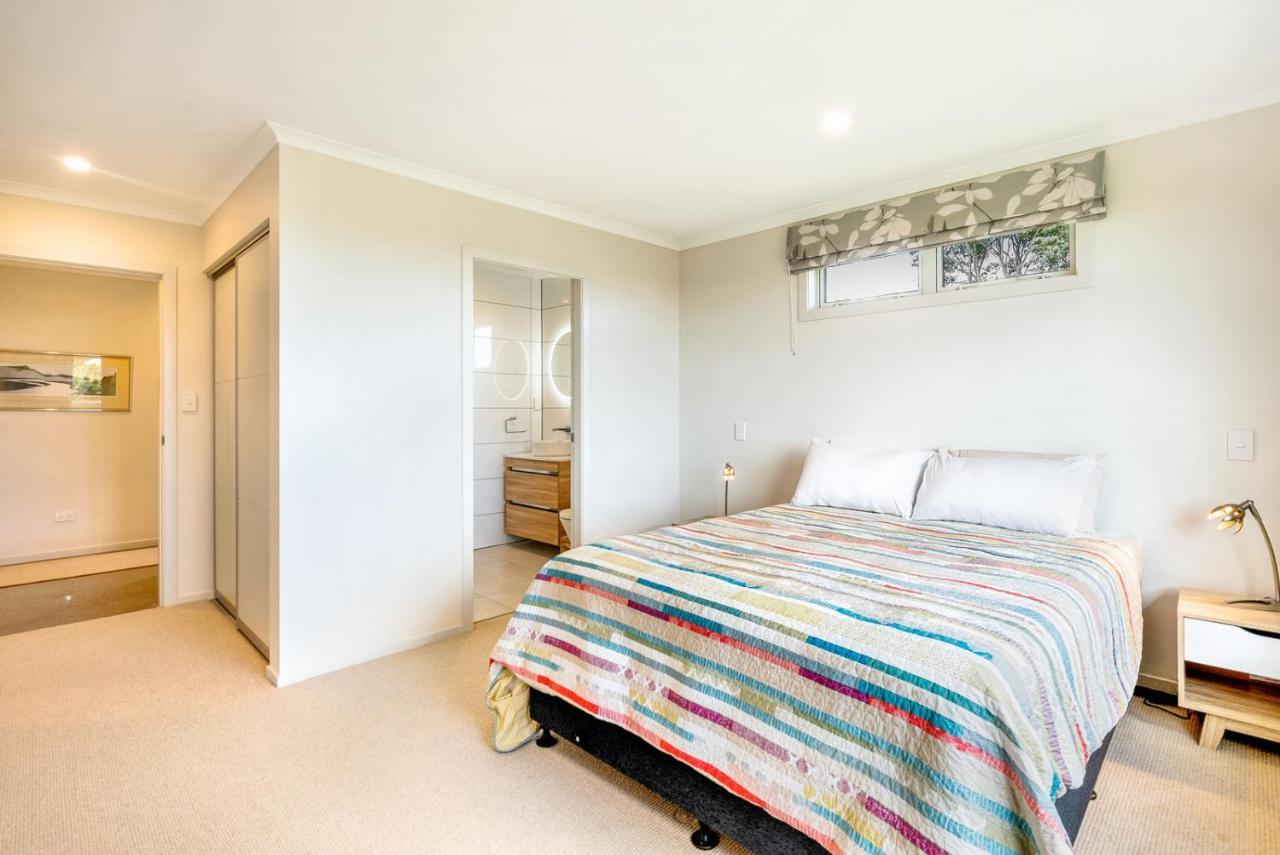 Matenga Townhouse - Waikanae Holiday Home Esterno foto